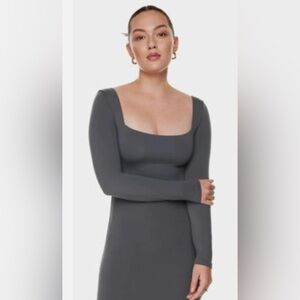 Elegant Gray Long Sleeve Dress